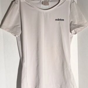Adidas Women’s Athletic T-Shirt.                       Size XS- Solid White